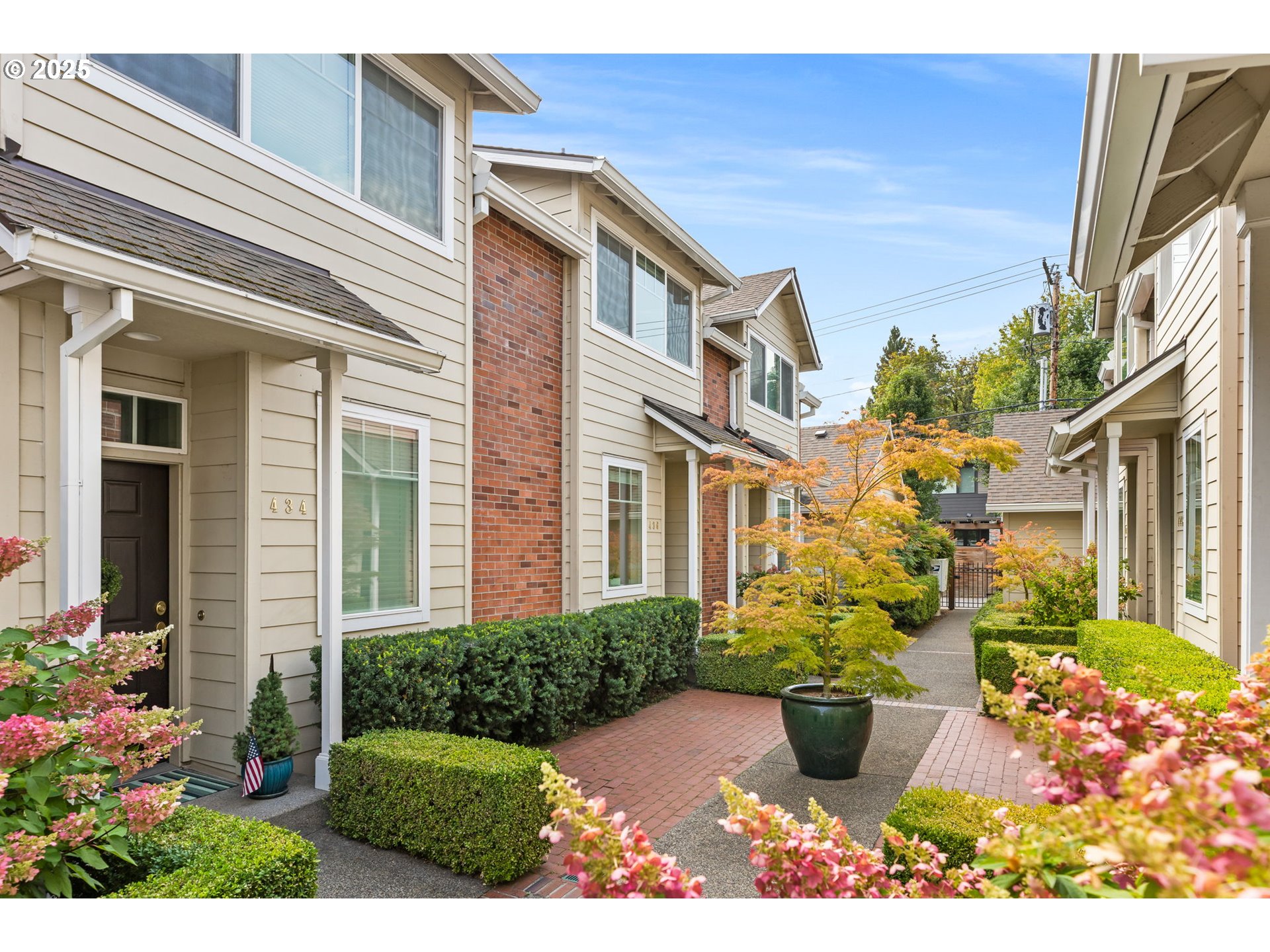 Photo #2: 589273775 Listing 