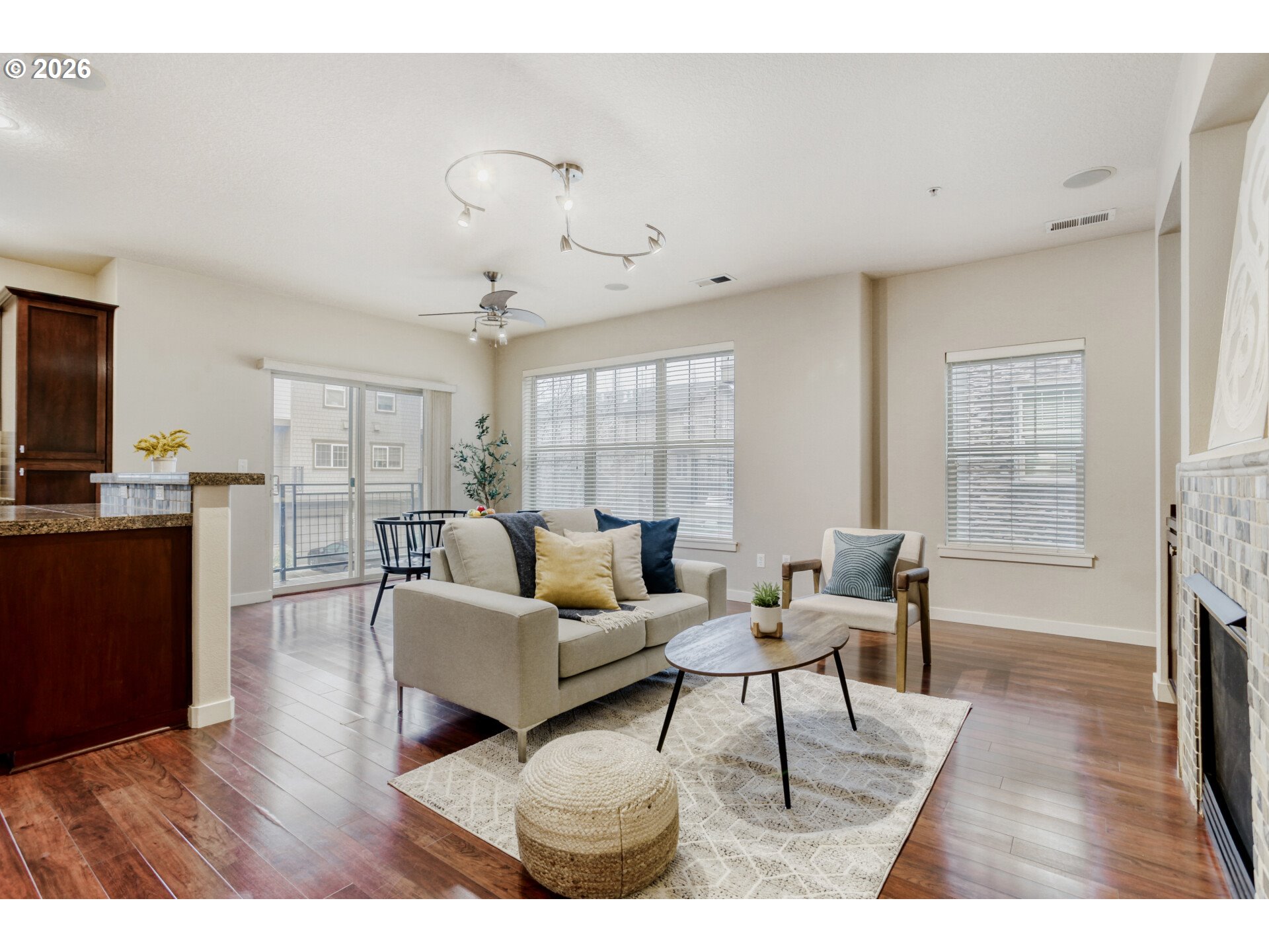 Photo #6: 590842117 Listing: Photo #6