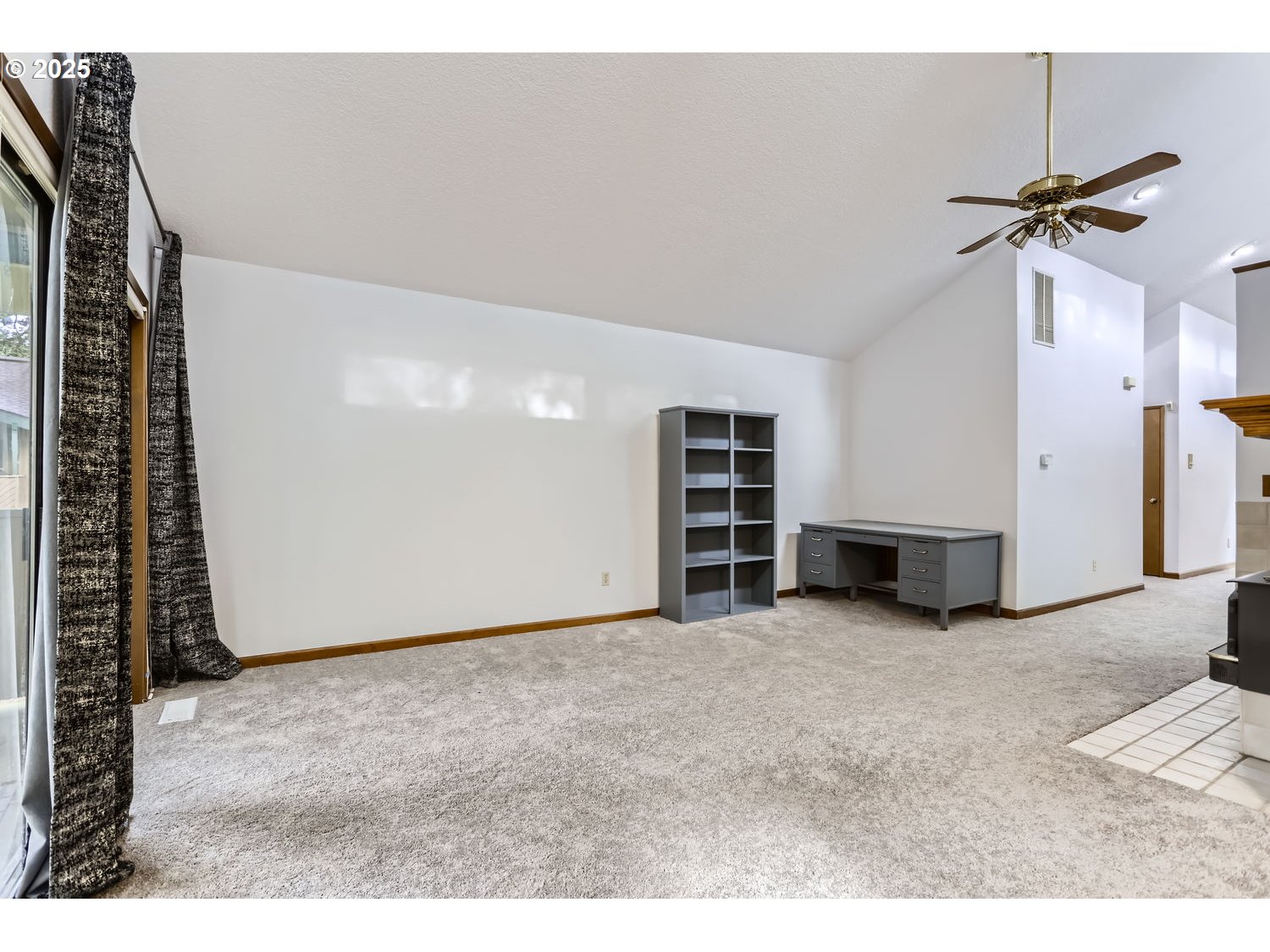 Photo #6: 591633431 Listing 