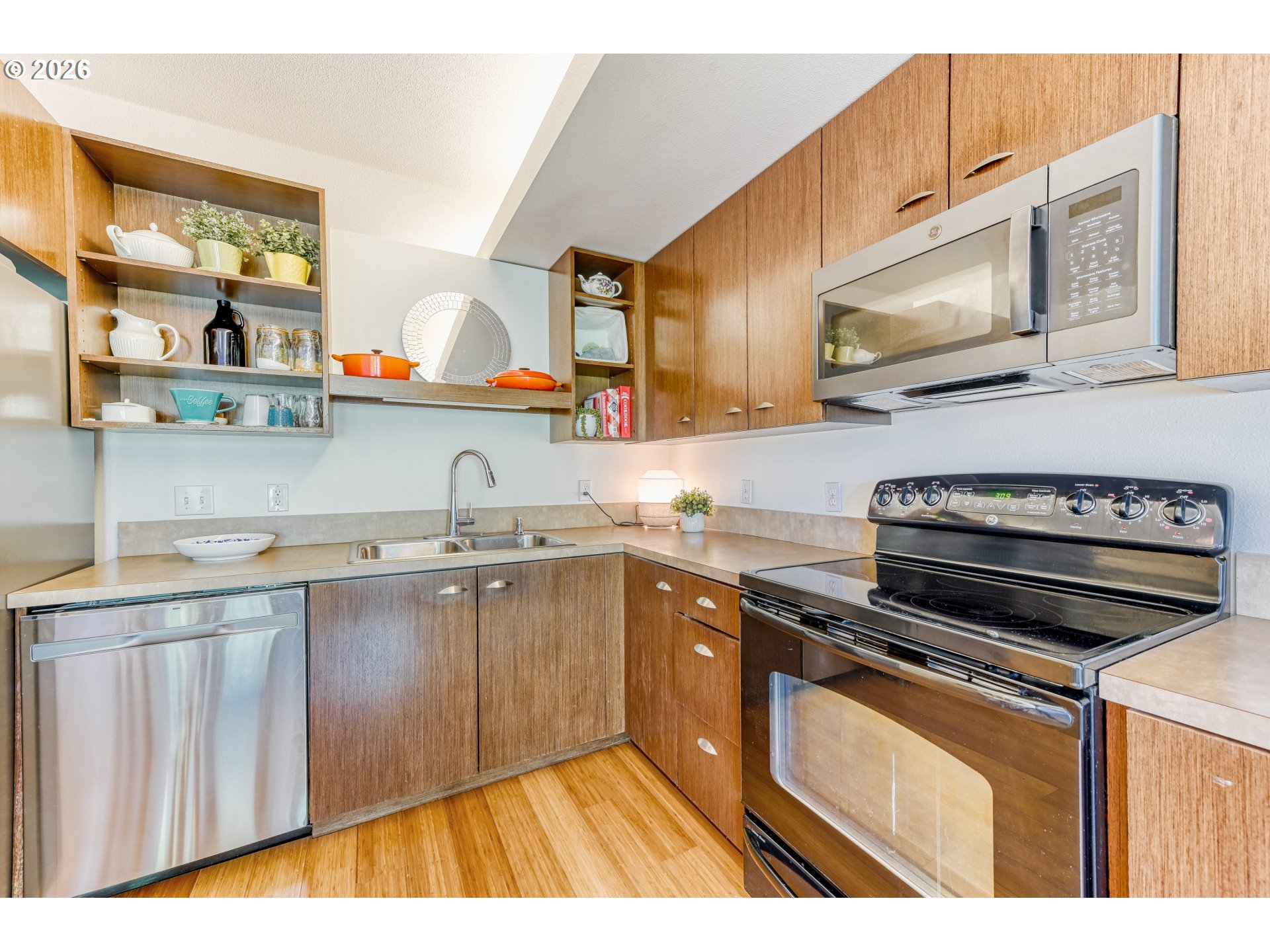 Photo #12: 591933738 Listing: Photo #12