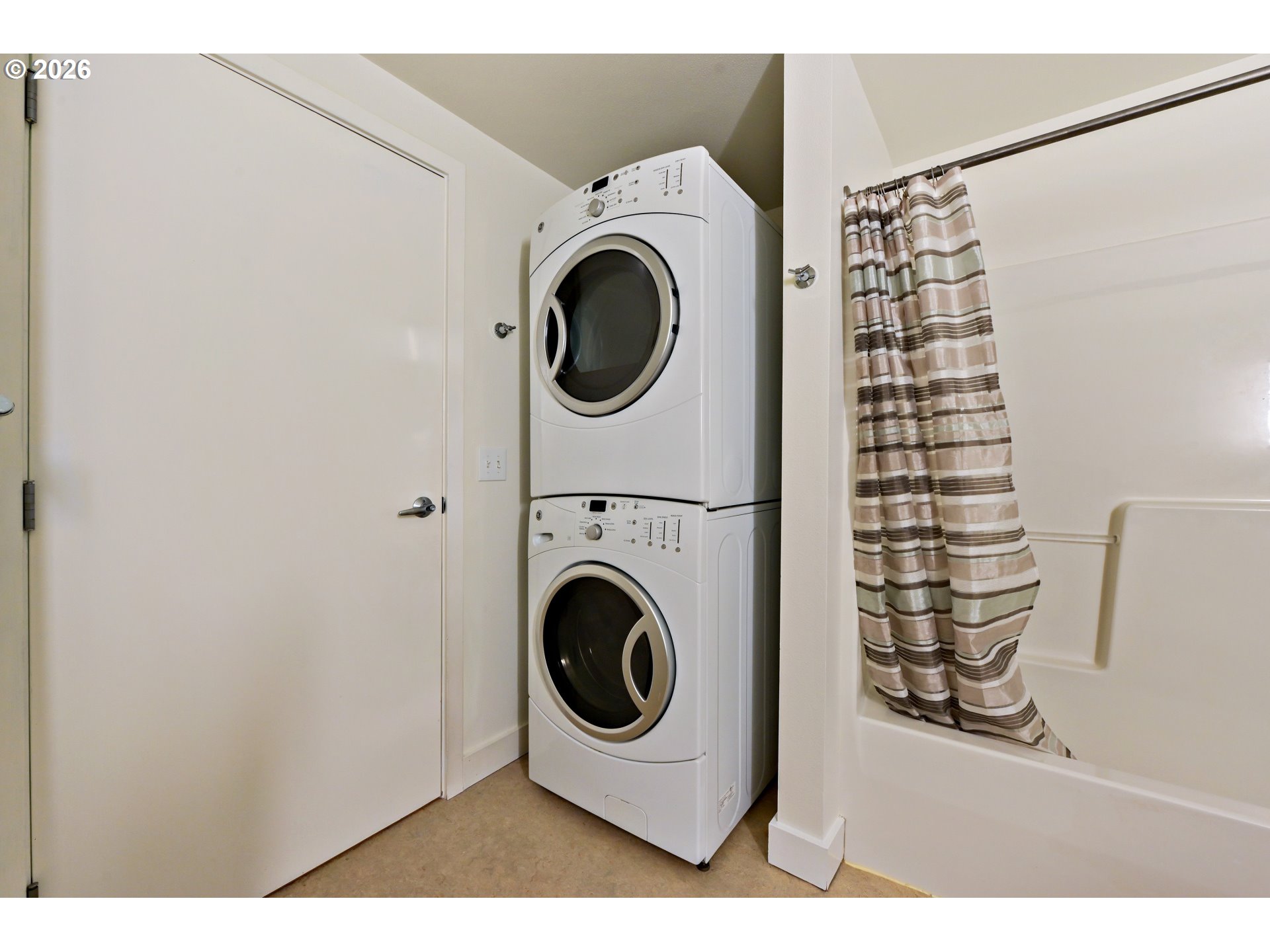 Photo #19: 591933738 Listing: Photo #19