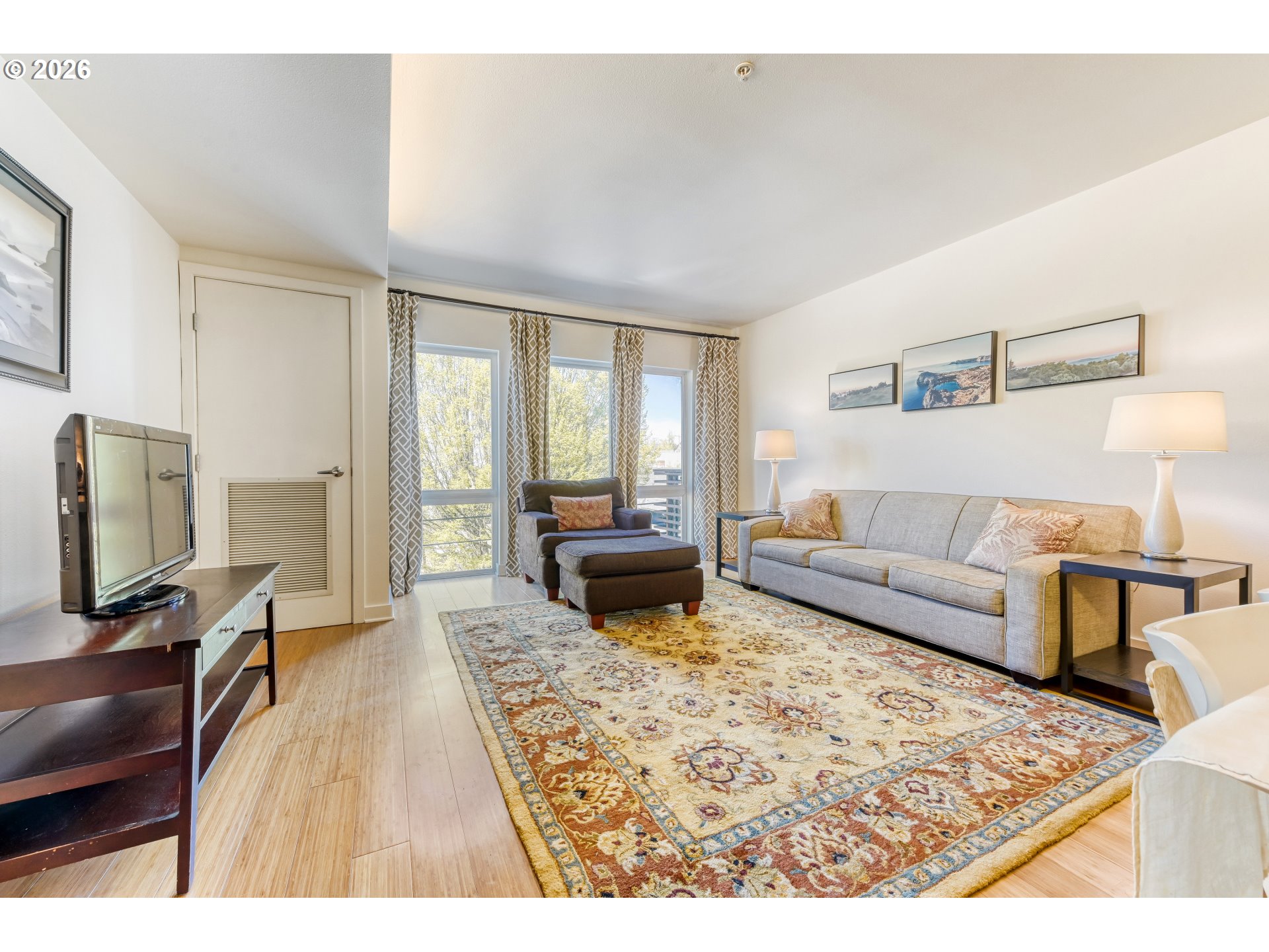 Photo #4: 591933738 Listing: Photo #4