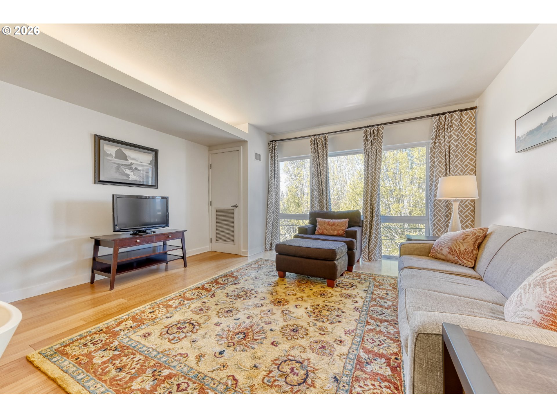 Photo #5: 591933738 Listing: Photo #5