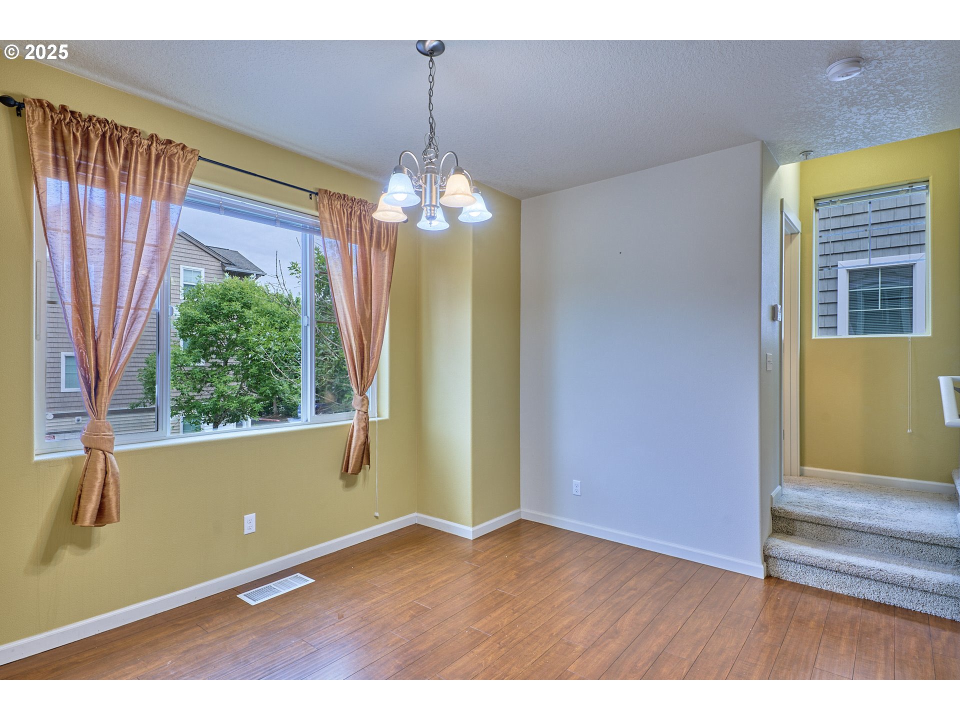 Photo #5: 591952415 Listing 