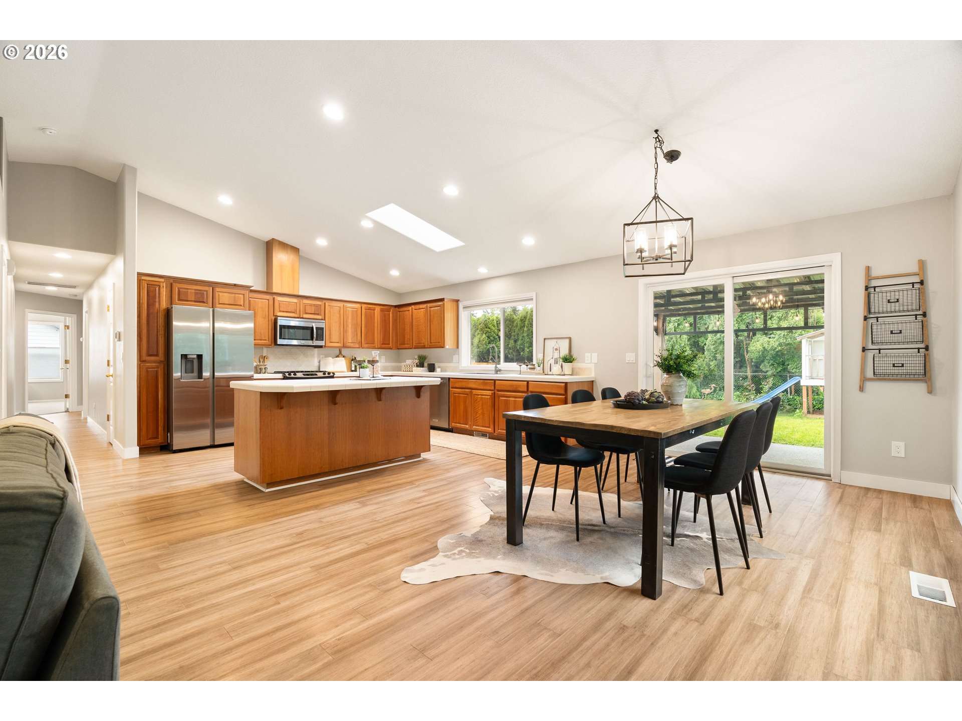 6590 SW LOMBARD AVE, Beaverton, OR, 97008