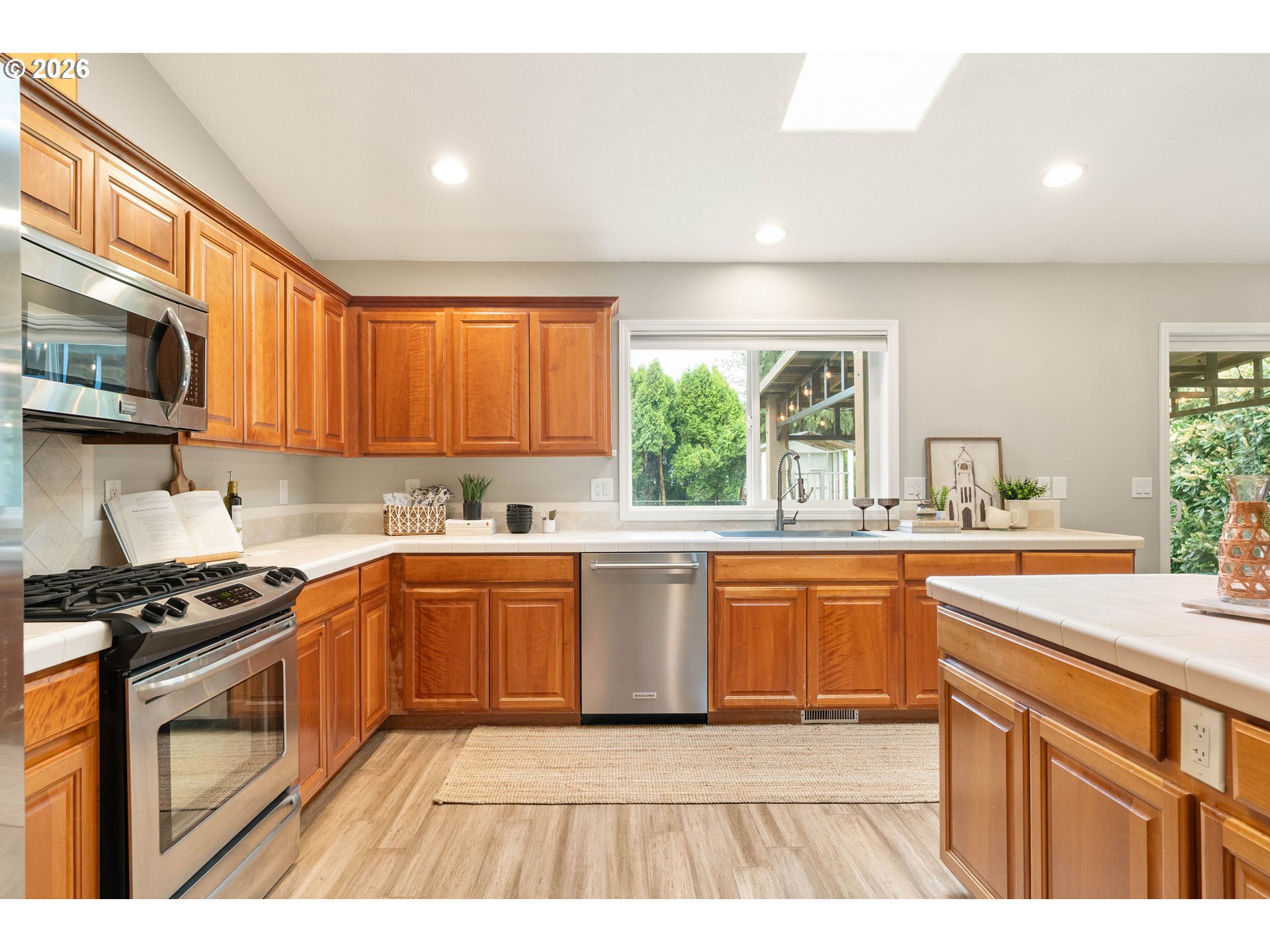 6590 SW LOMBARD AVE, Beaverton, OR, 97008