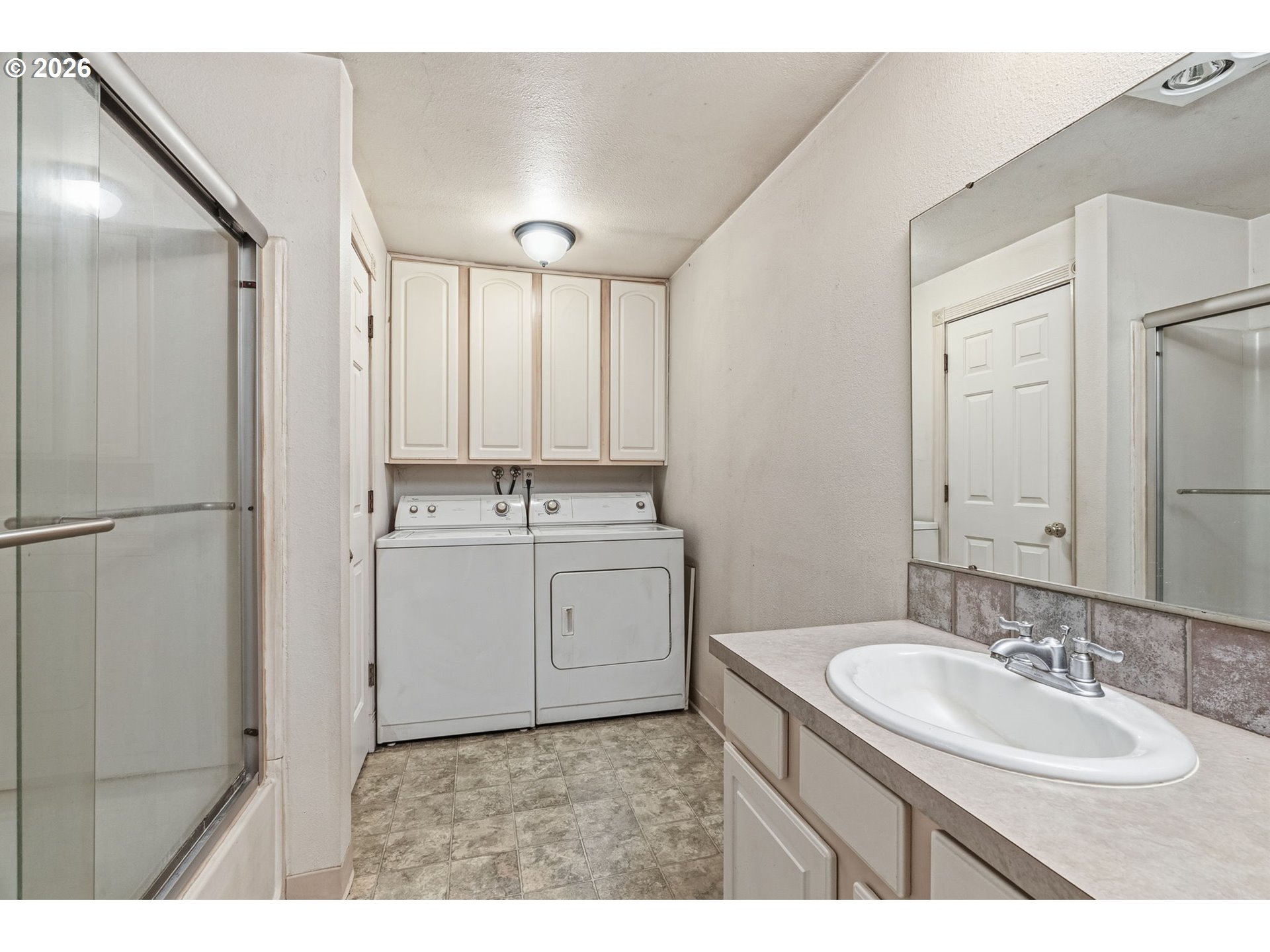 Photo #4: 594160036 Listing: Photo #4