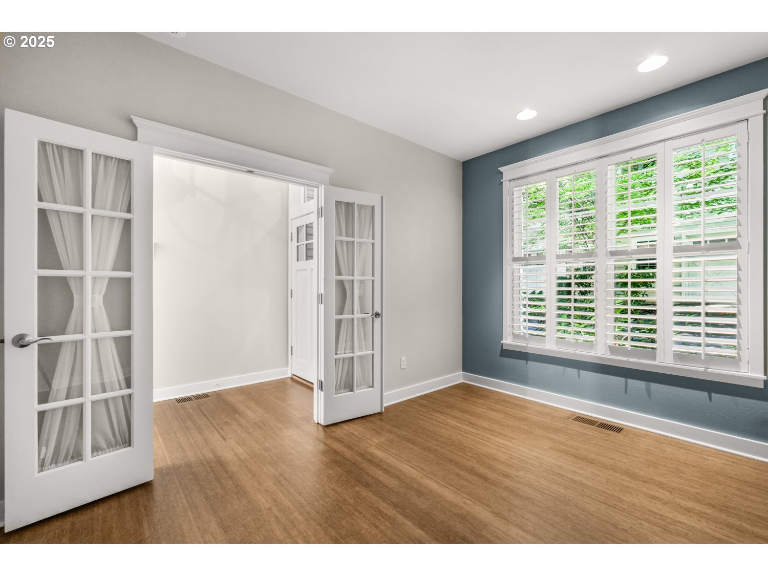 Photo #4: 594397664 Listing 