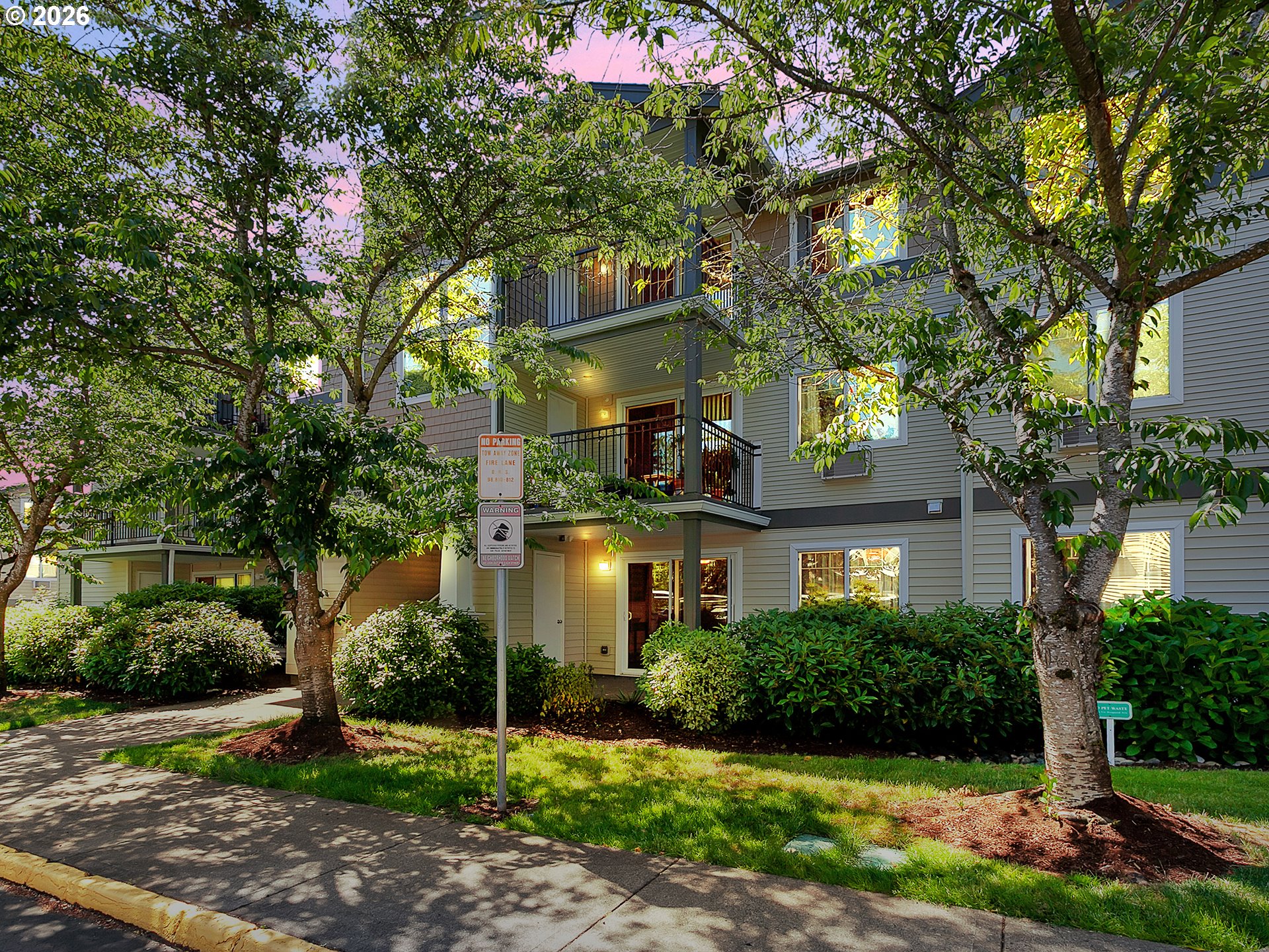 Photo #2: 594960679 Listing: Photo #2