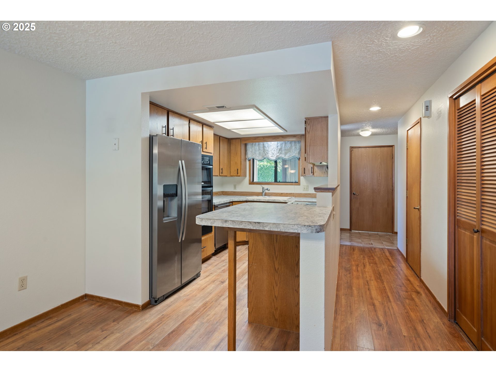 Photo #4: 595458635 Listing 