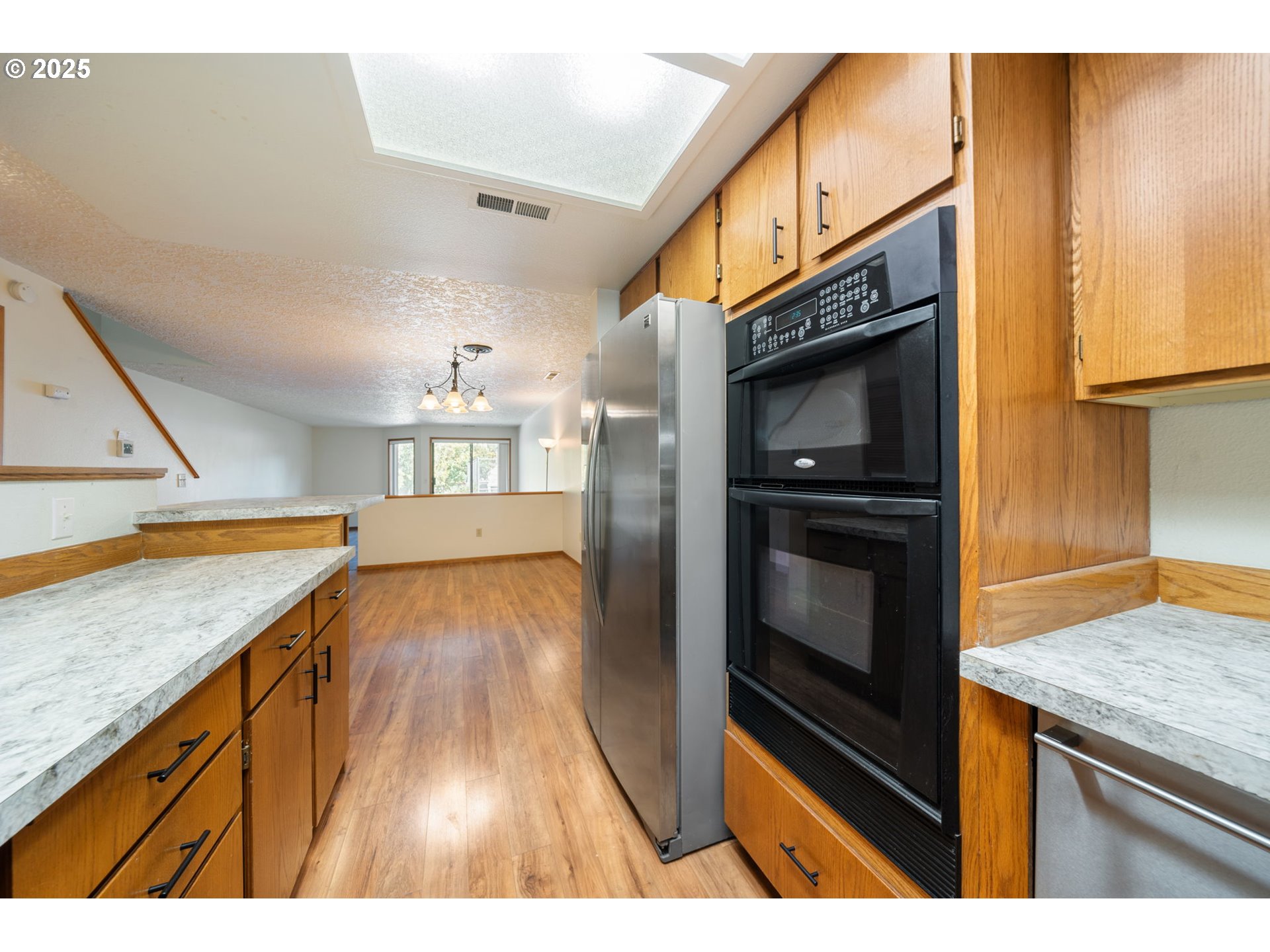Photo #6: 595458635 Listing 
