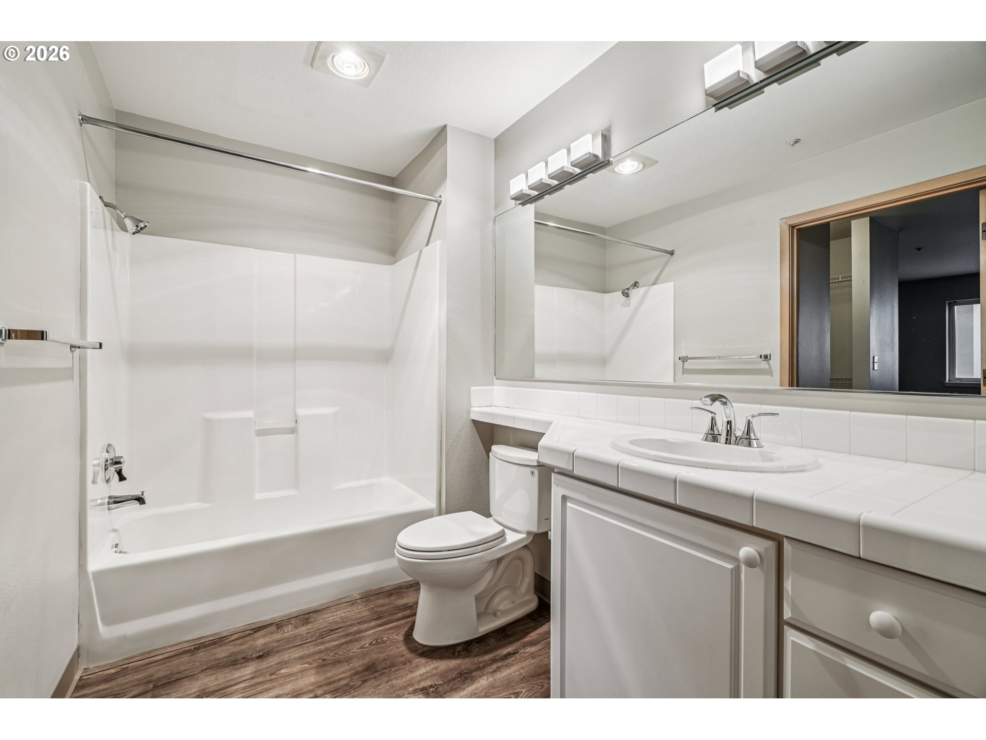 Photo #8: 595982765 Listing: Photo #8