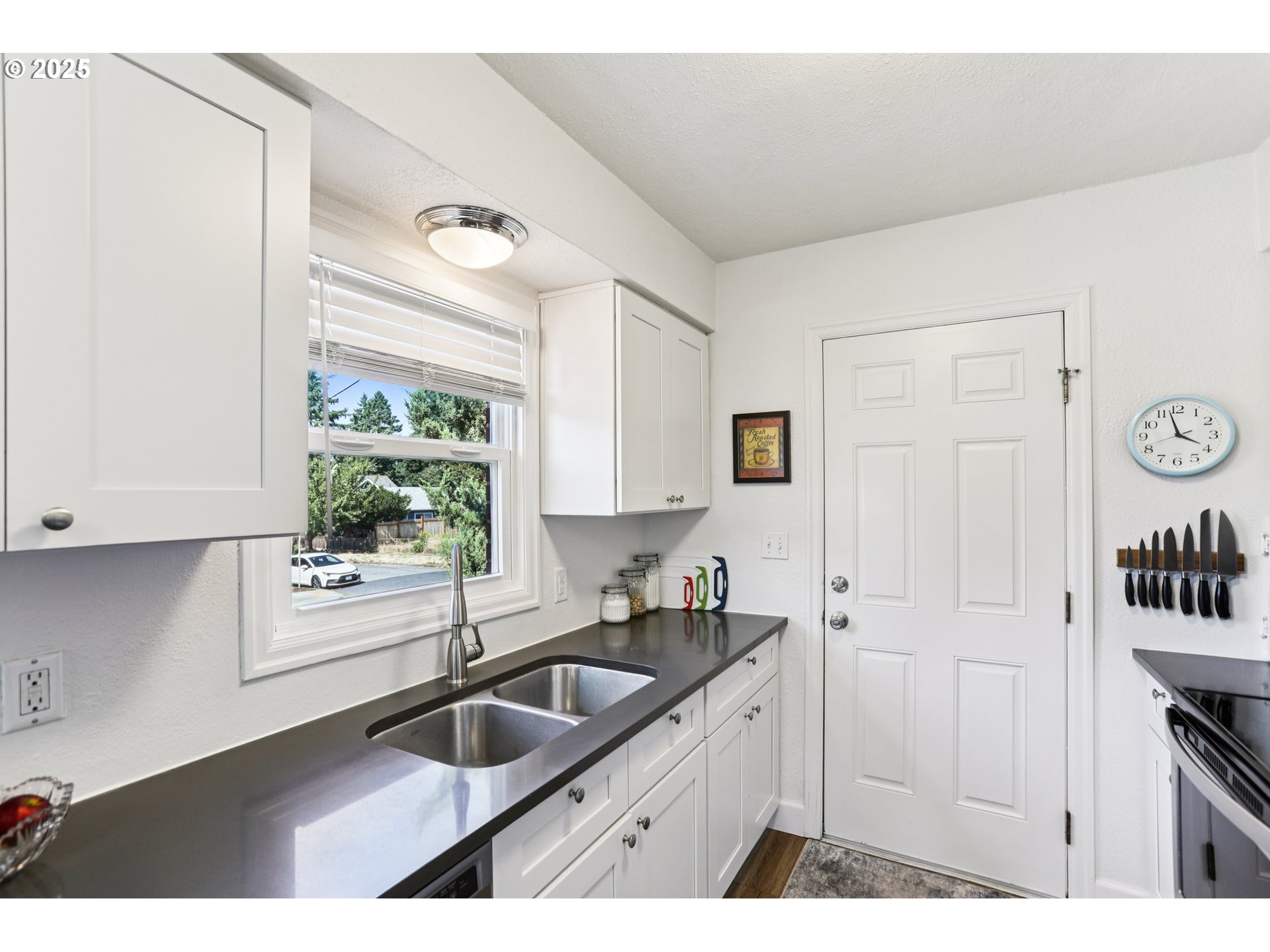 Photo #9: 596454606 Listing: Photo #9