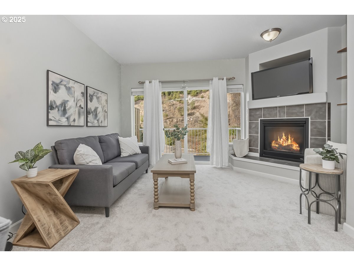 Photo #3: 597542787 Listing 
