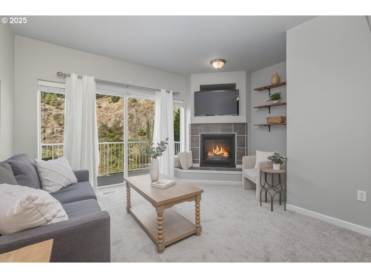 Photo #4: 597542787 Listing 