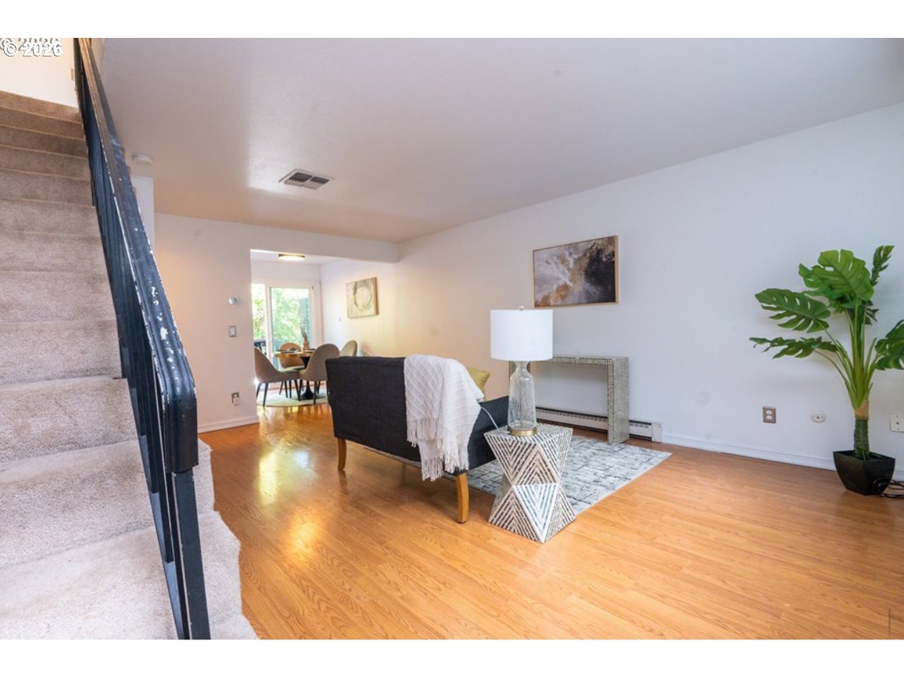 1827 NE MULTNOMAH ST, Portland, OR, 97232