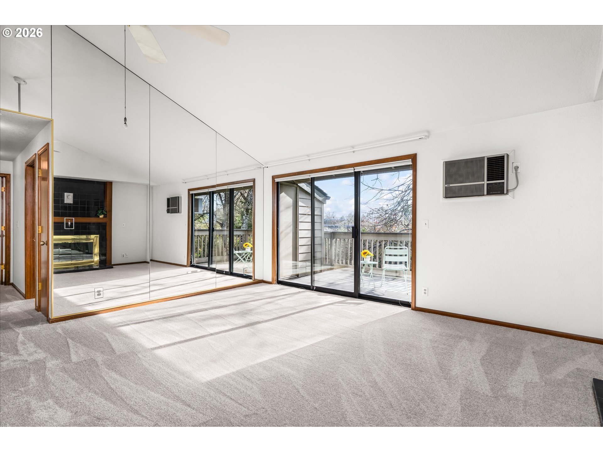 1927 LAKE ISLE DR, Eugene, OR, 97401