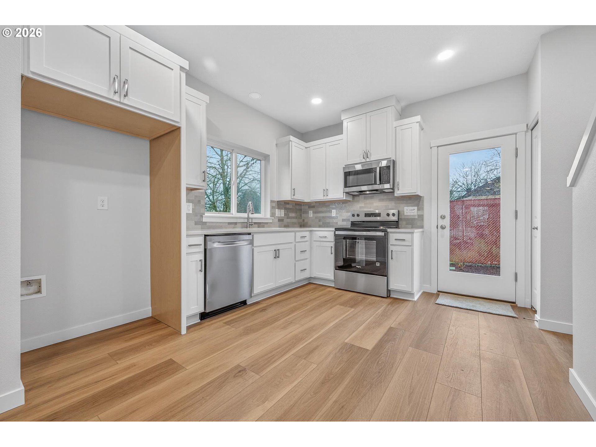 Photo #5: 598389052 Listing: Photo #5