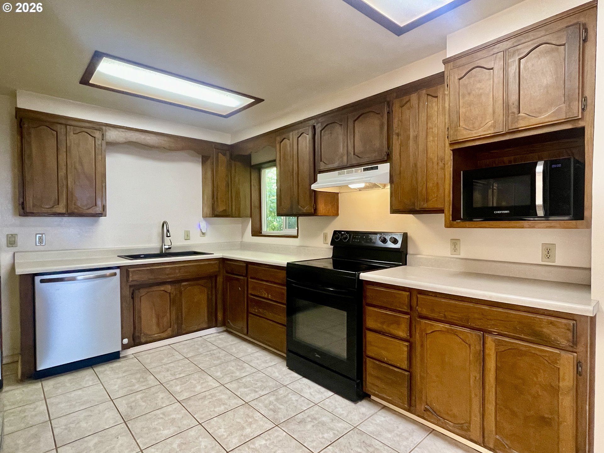 1431 CENTRAL AVE, Coos Bay, OR 97420