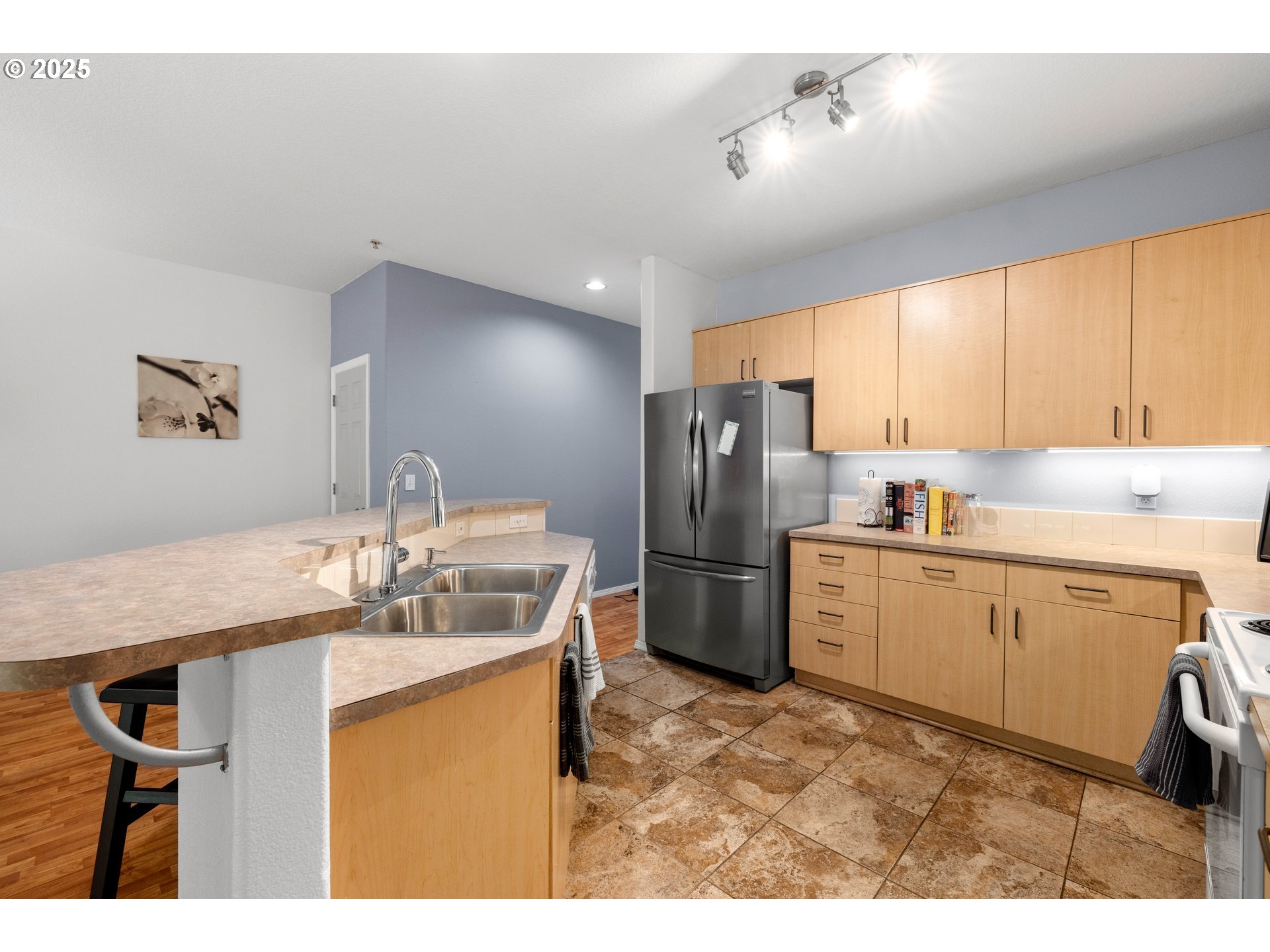 Photo #4: 601185818 Listing 