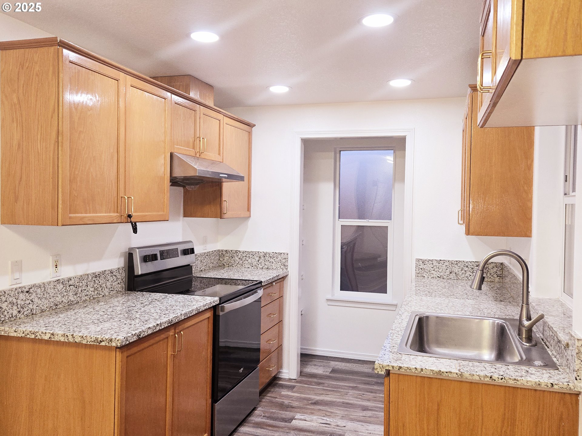 Photo #8: 602182749 Listing: Photo #8