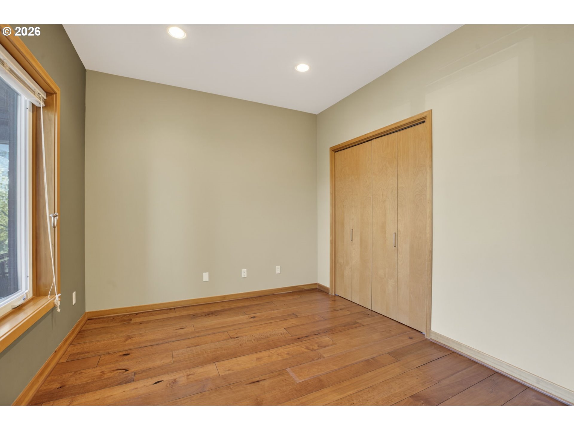 Photo #3: 602702942 Listing: Photo #3