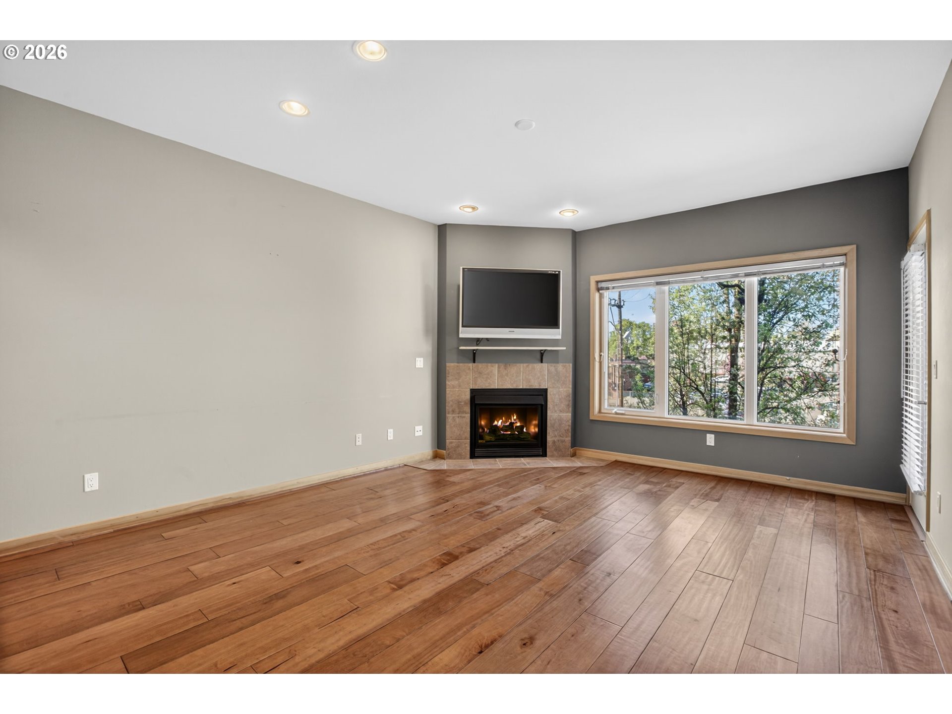 Photo #32: 602702942 Listing: Photo #32