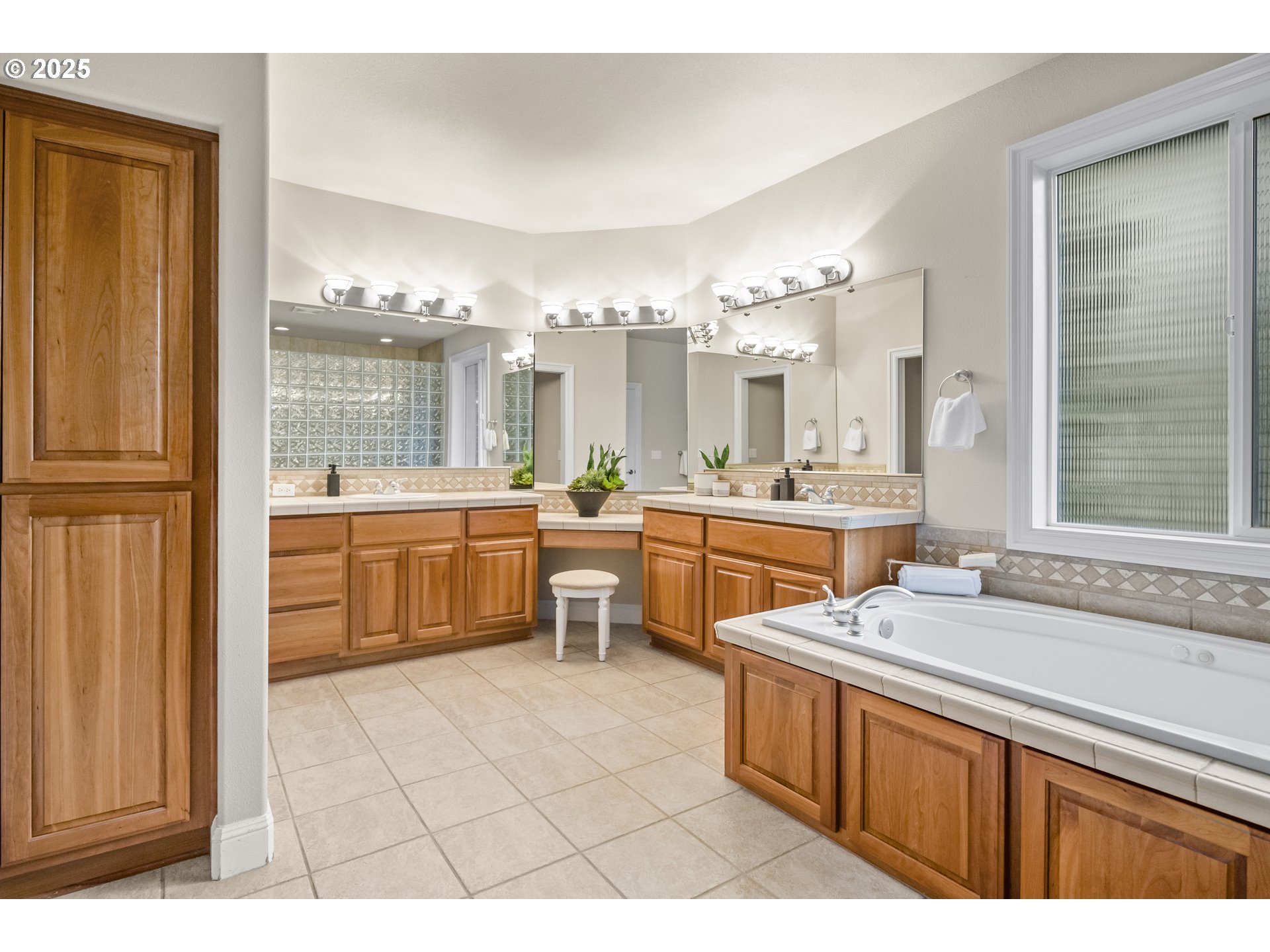 1627 NW 35TH CIR, Camas, WA, 98607