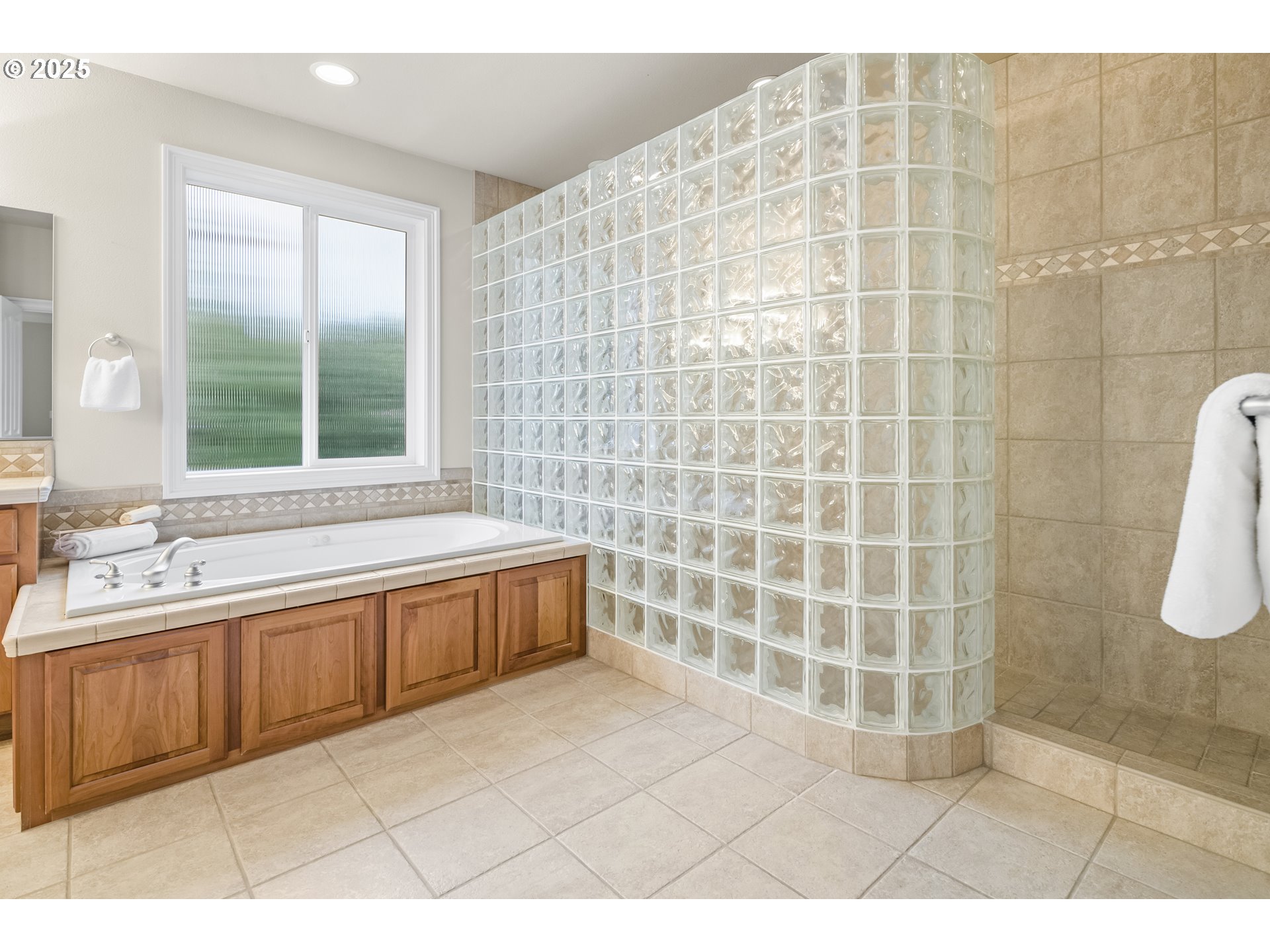 1627 NW 35TH CIR, Camas, WA, 98607