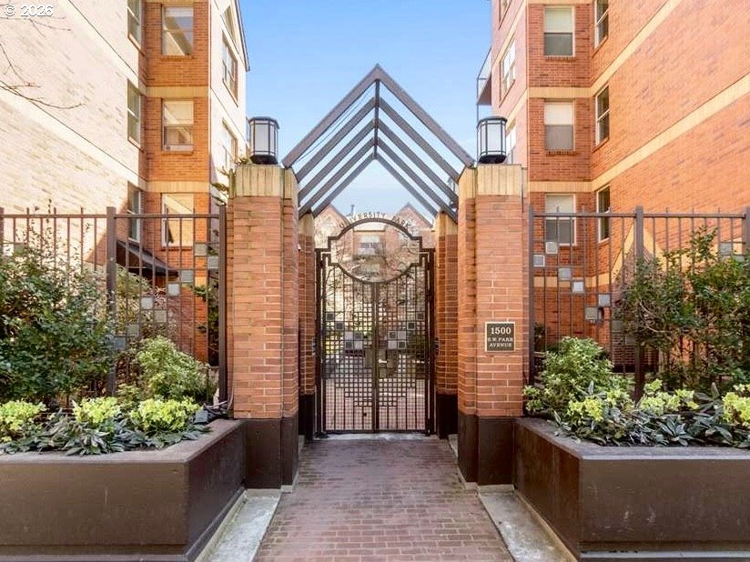 Photo #19: 604116583 Listing: Photo #19