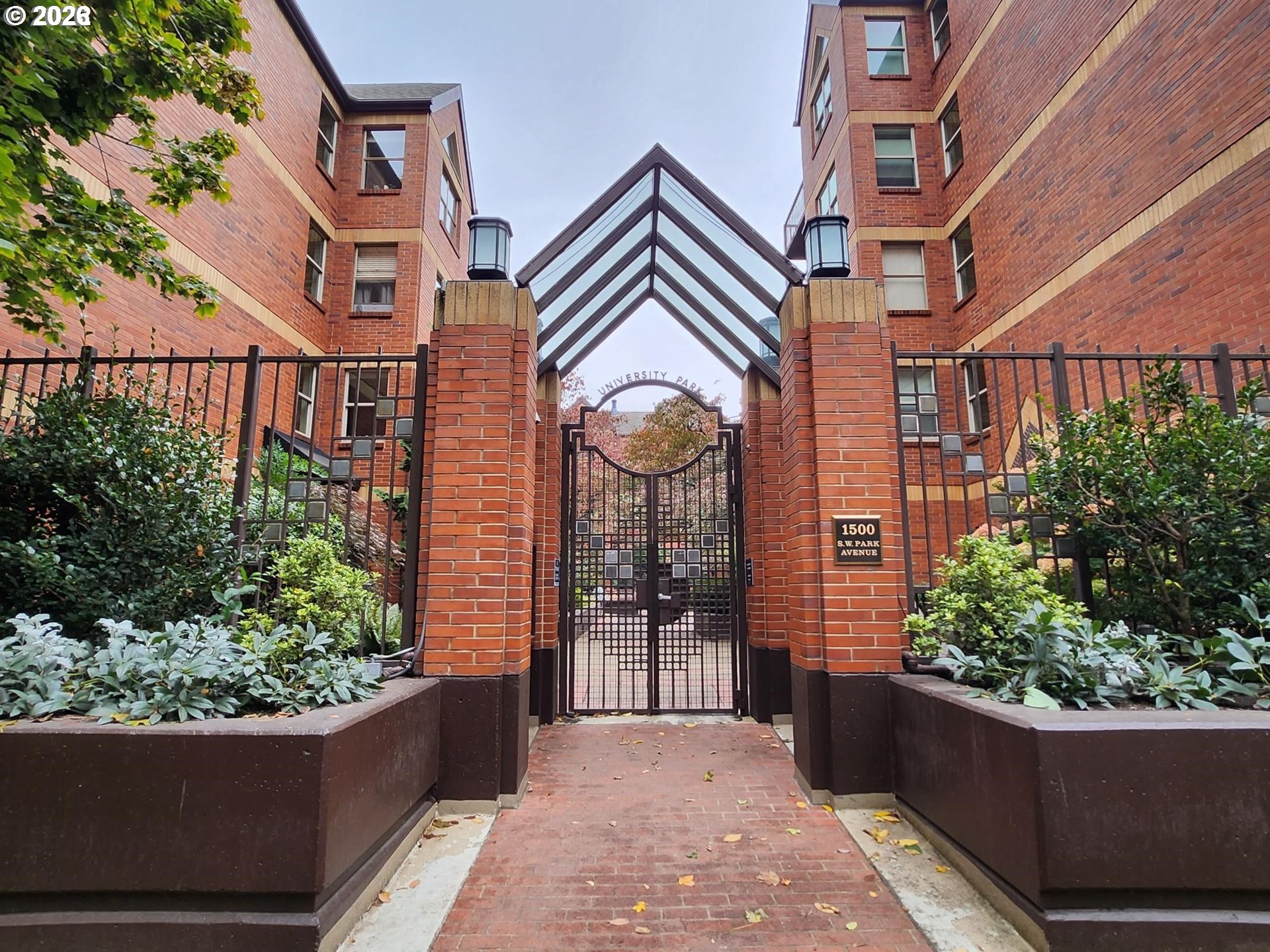 Photo #16: 604116583 Listing: Photo #16