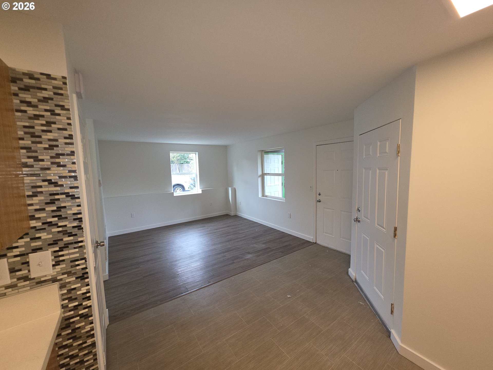 Photo #2: 604234842 Listing: Photo #2