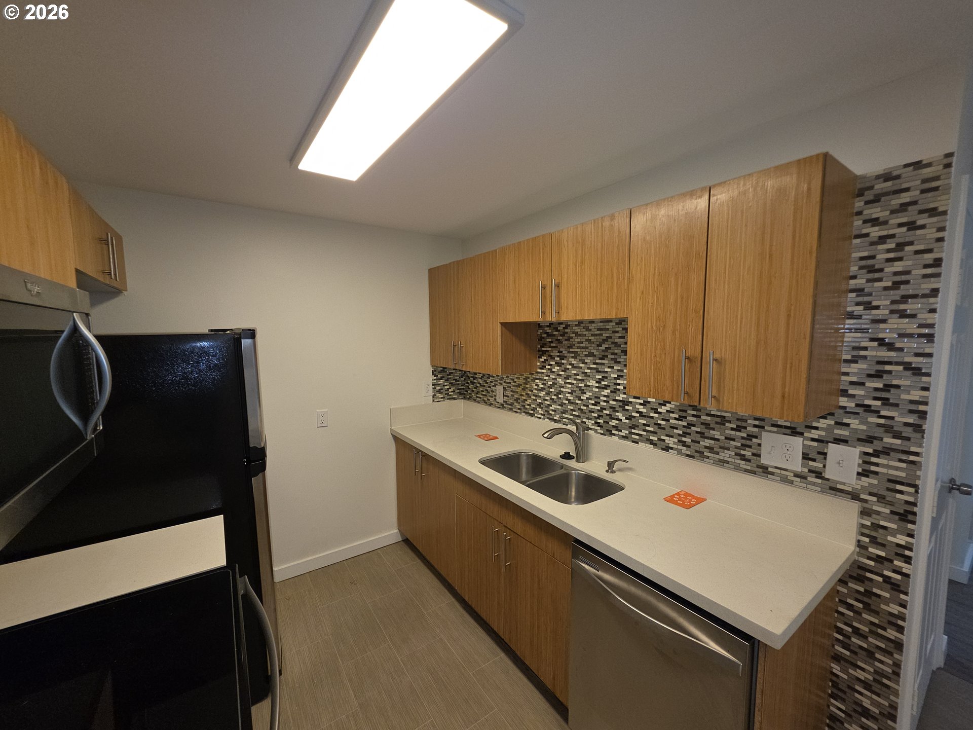 Photo #5: 604234842 Listing: Photo #5