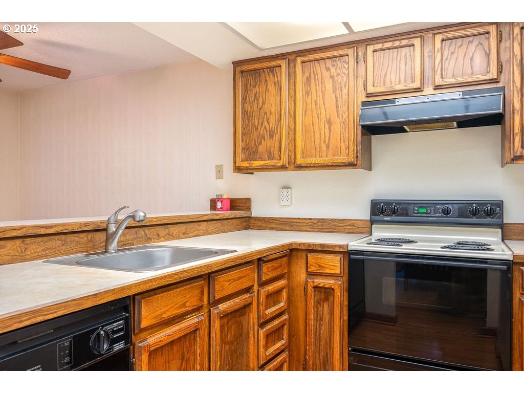 Photo #11: 605058337 Listing: Photo #11