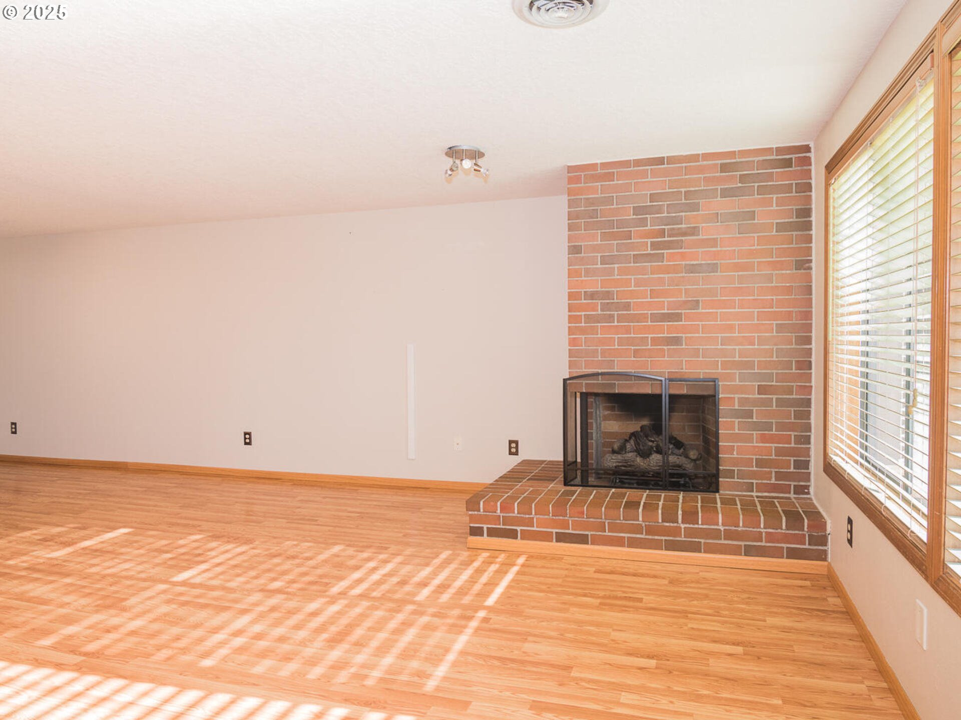 Photo #14: 605105071 Listing: Photo #14