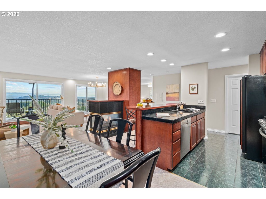 Photo #8: 605273172 Listing: Photo #8