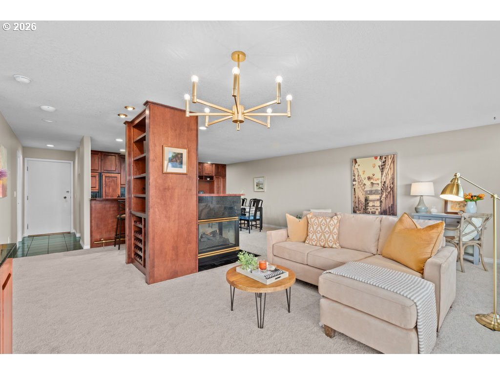 Photo #4: 605273172 Listing: Photo #4