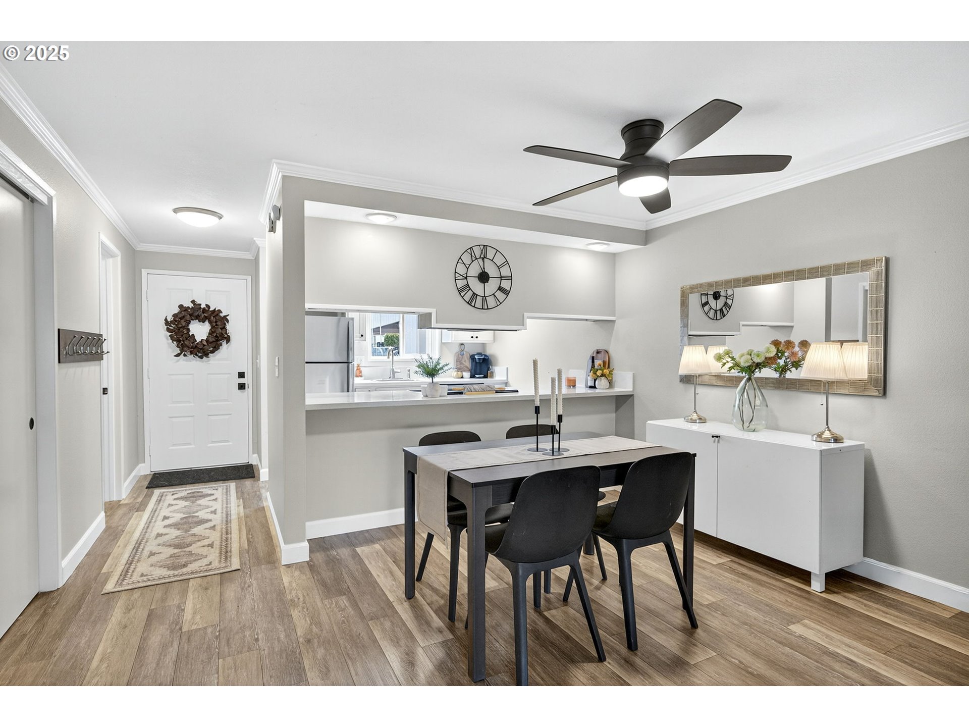 Photo #3: 605704228 Listing 