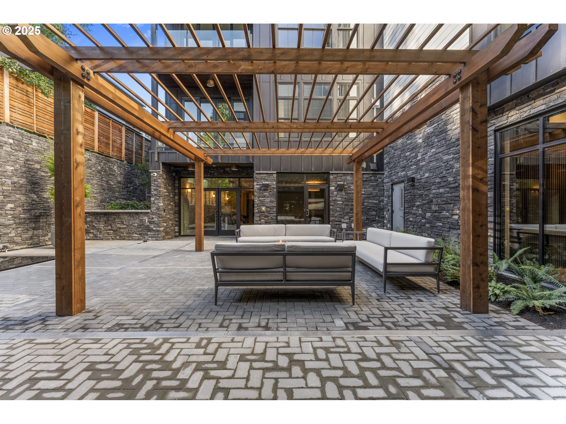 21 D AVE UNIT 5, Lake Oswego, OR, 97034