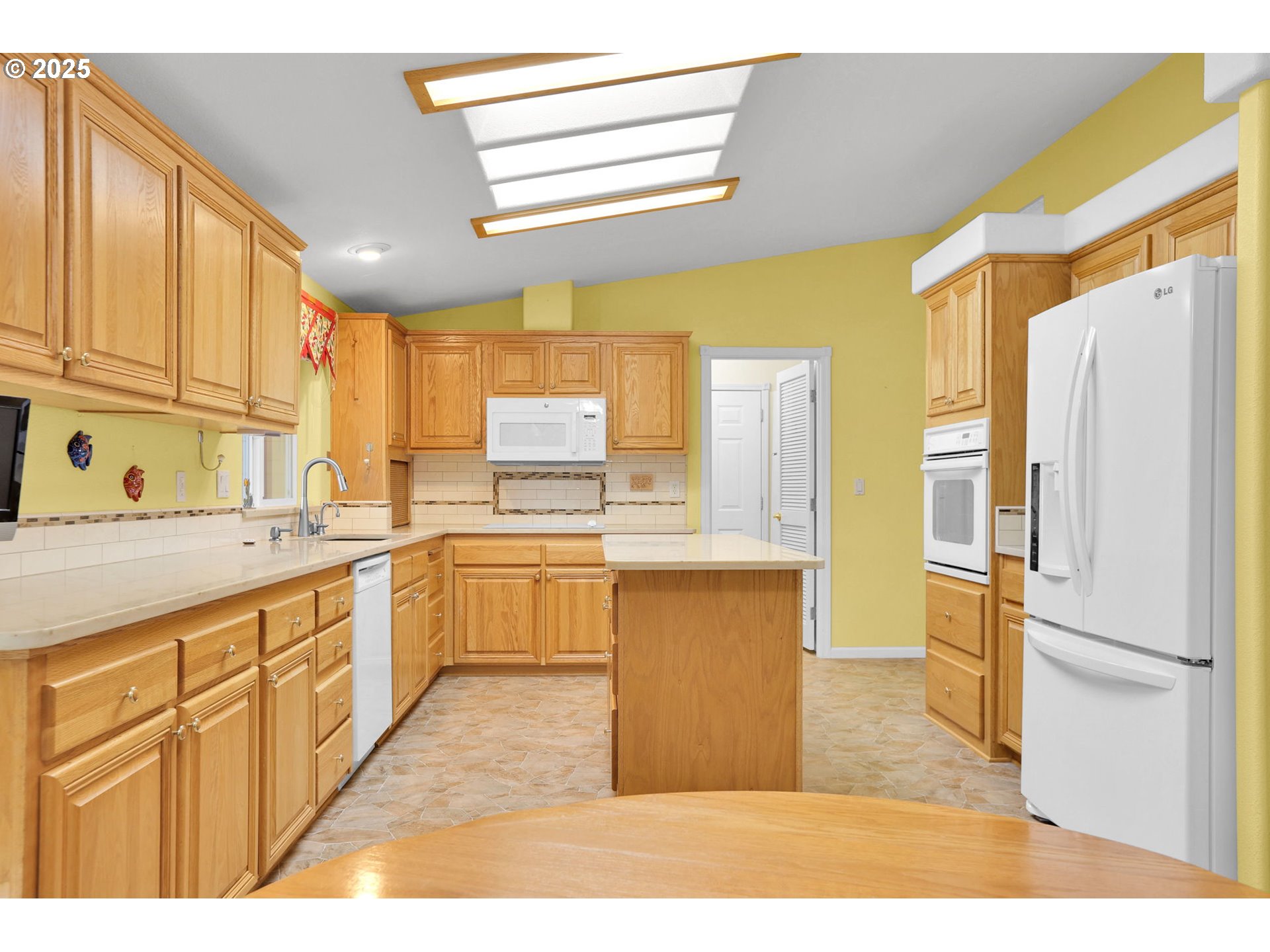 2488 NORTHAMPTON, Eugene, OR, 97404