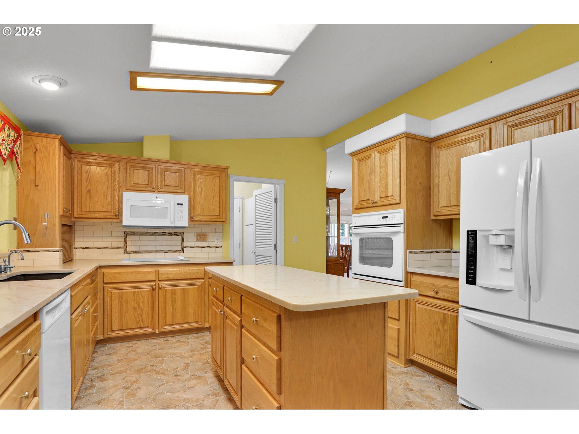 2488 NORTHAMPTON, Eugene, OR, 97404