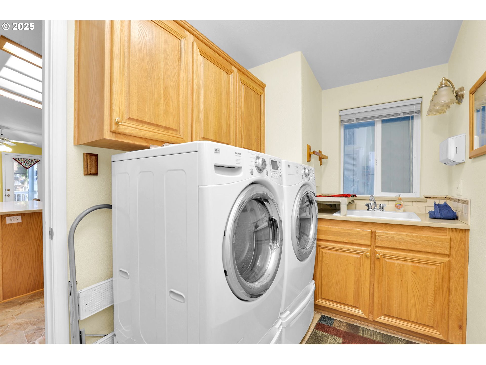 2488 NORTHAMPTON, Eugene, OR, 97404