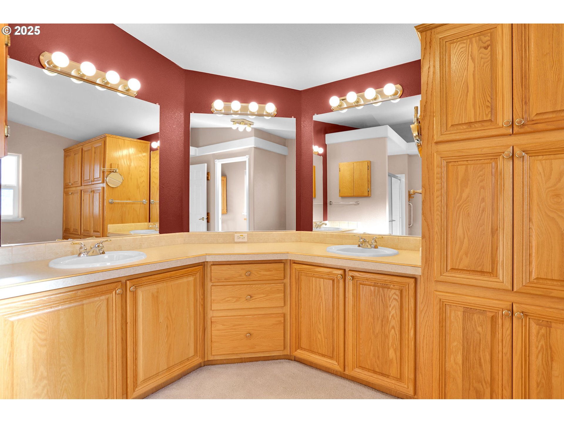 2488 NORTHAMPTON, Eugene, OR, 97404