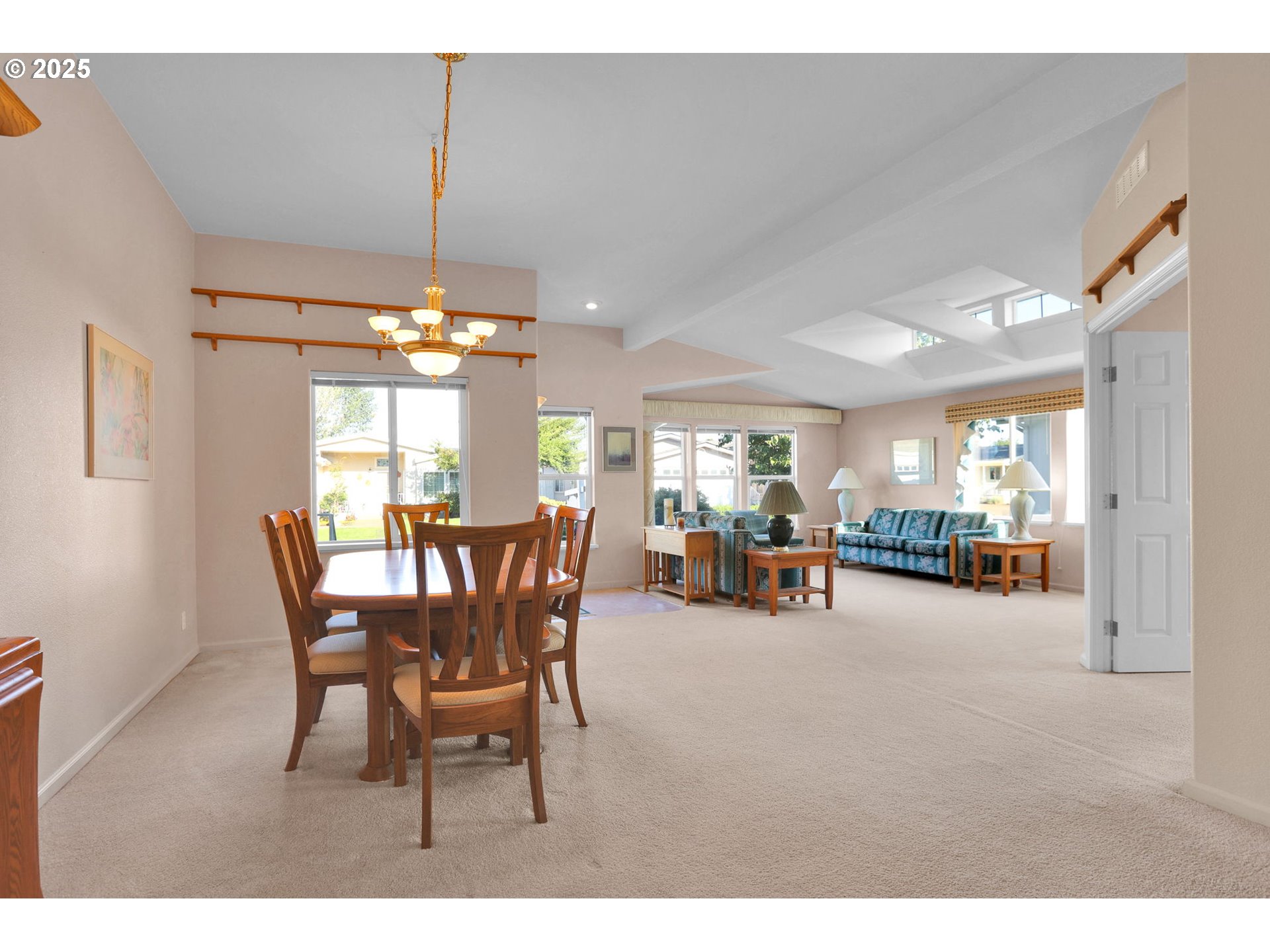 2488 NORTHAMPTON, Eugene, OR, 97404