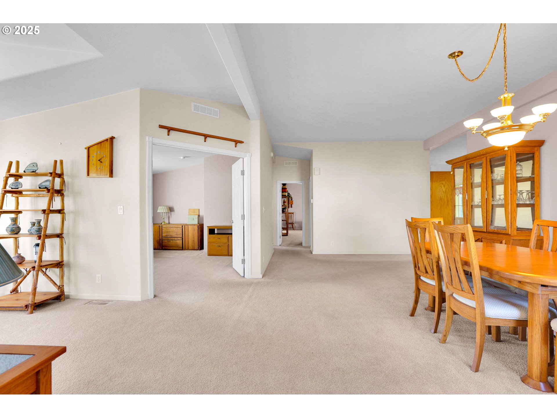 2488 NORTHAMPTON, Eugene, OR, 97404