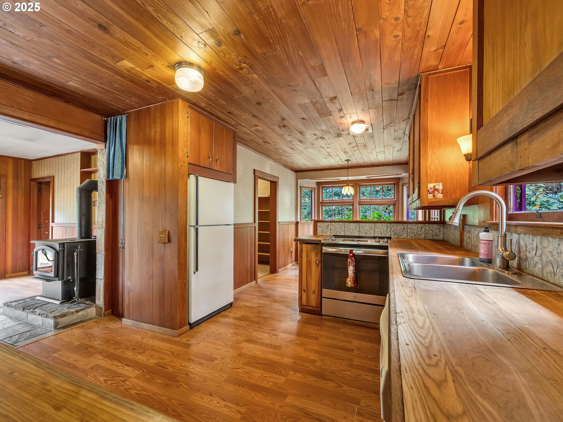 44072 Anderson LN, Astoria, OR, 97103