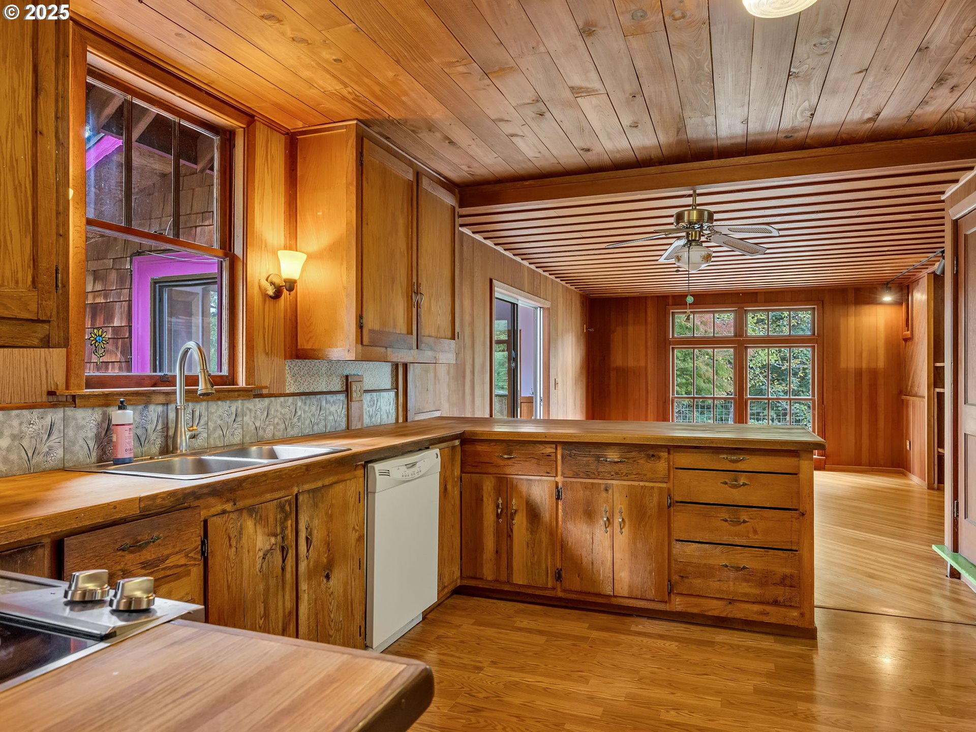 44072 Anderson LN, Astoria, OR, 97103