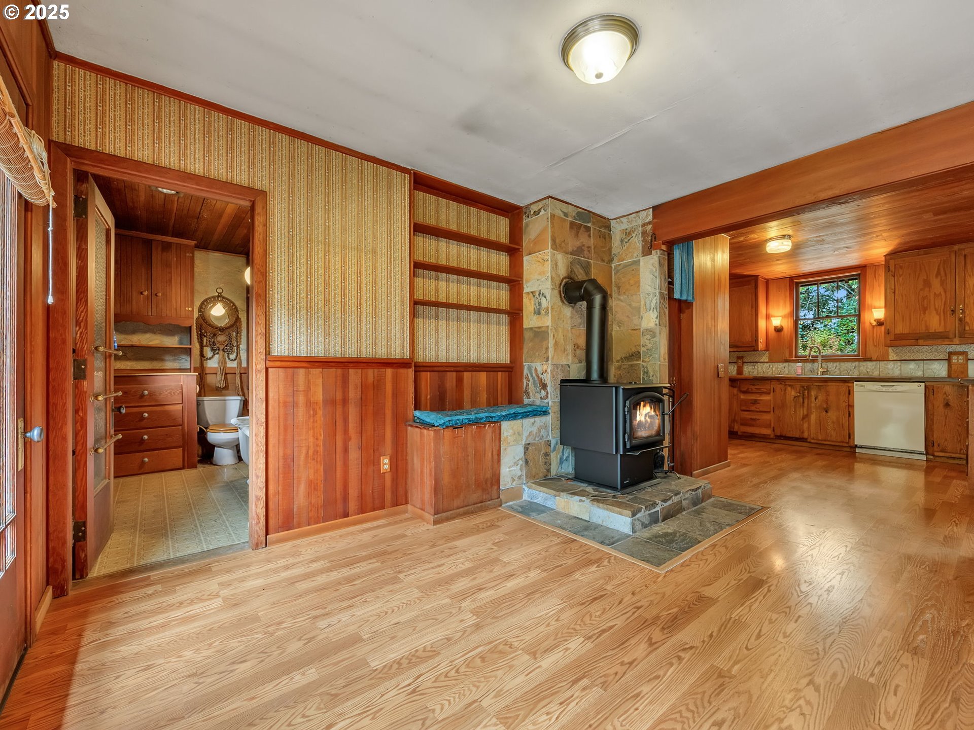 44072 Anderson LN, Astoria, OR, 97103