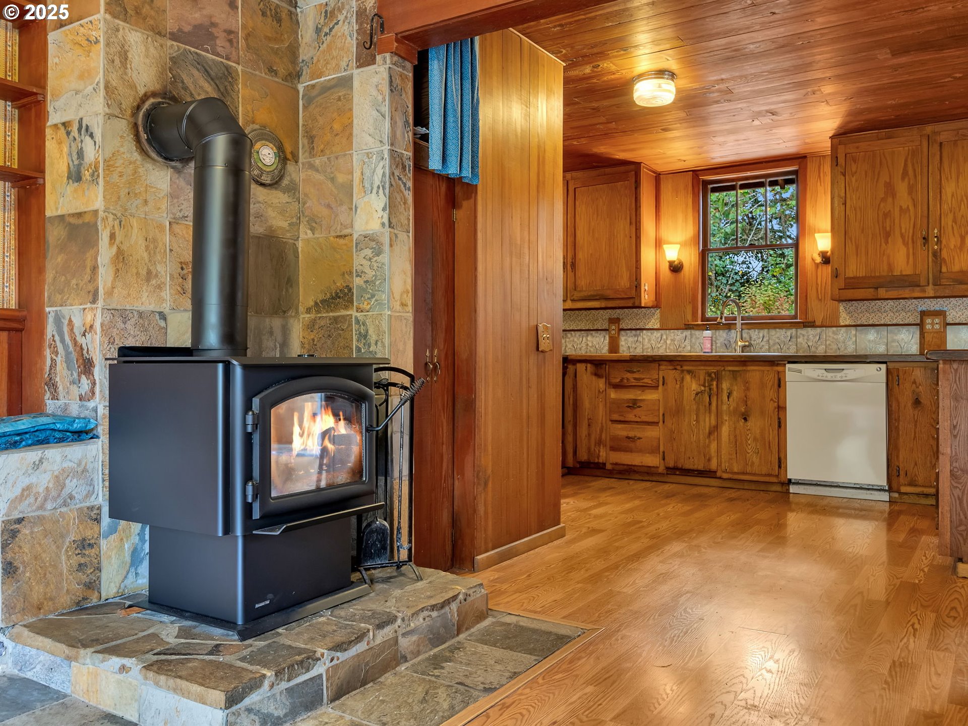 44072 Anderson LN, Astoria, OR, 97103