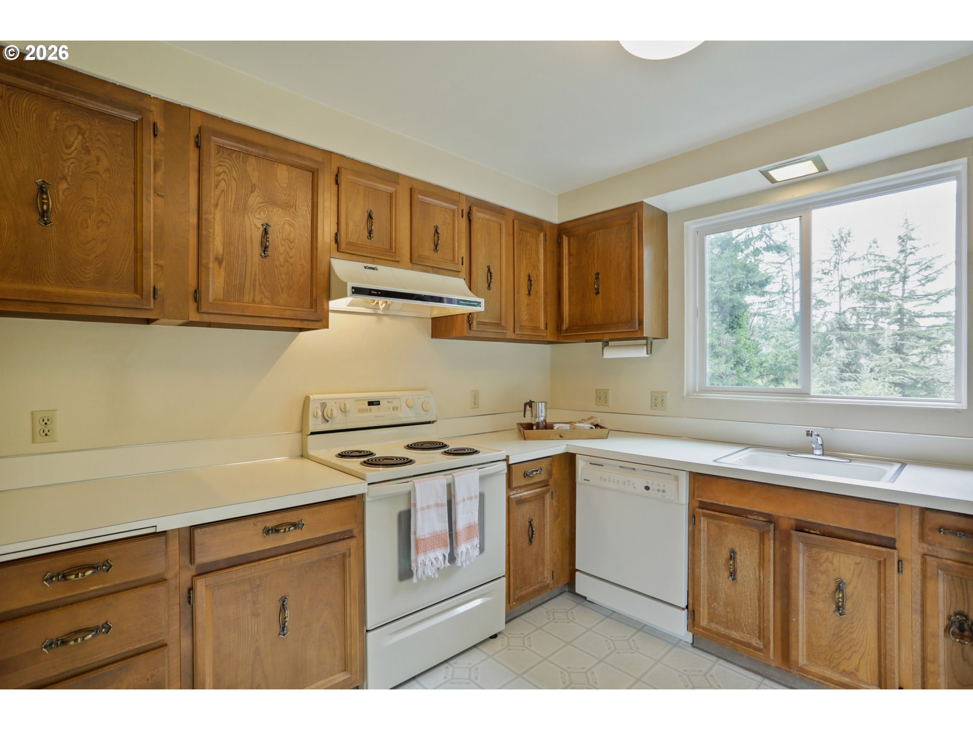 Photo #10: 608207593 Listing: Photo #10